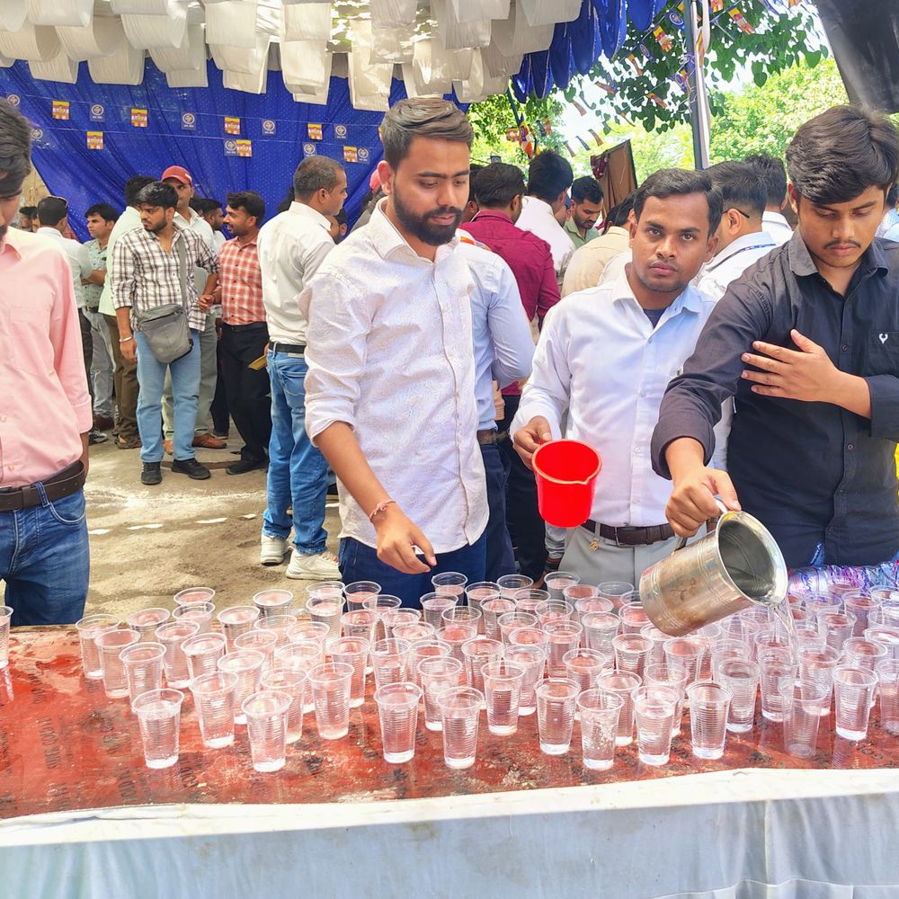 लखनऊ बाबा साहब की जयंती पर भंडारा बांटा:अम्बेडकर छात्रावास में मनाया गया जन्मोत्सव , छात्र बोले-बाबा साहब हर पीड़ित की आवाज है