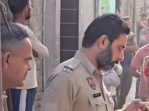 करनाल में दौरा पड़ने से विवाहिता की मौत:तीन साल पहले हुई शादी, परिजन बोले- शराब पीकर पीटता था पति