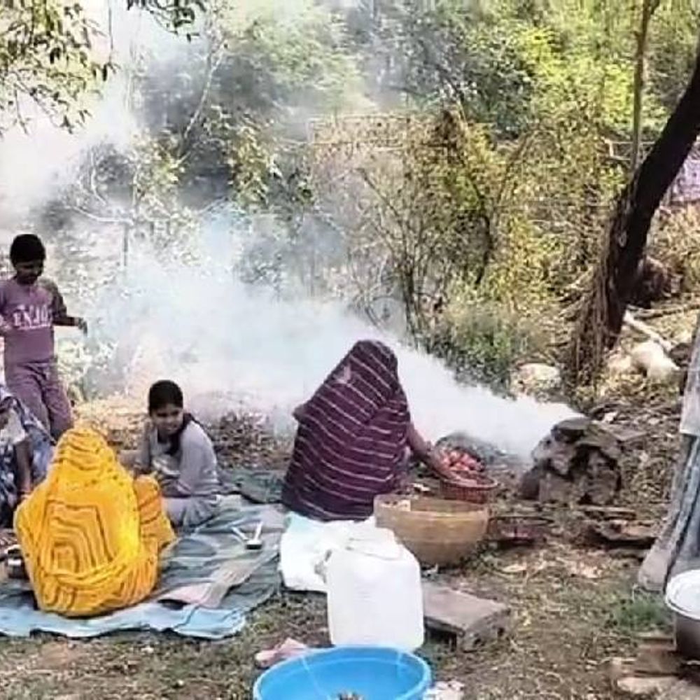 जबलपुर के बघौड़ा गांव में अनोखी परंपरा:  इस दिन घर में नहीं बाहर बनता है खाना, हैजा से हुई मौतों का डर आज भी – Jabalpur News