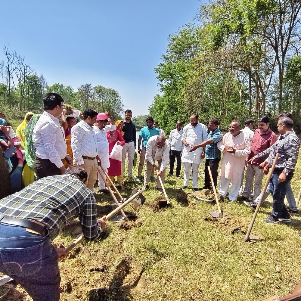 पीलीभीत में वन डिस्ट्रिक्ट-वन रिवर अभियान शुरू:  गोमती उद्गम स्थल पर सफाई और पुनरुद्धार कार्य, लोगों ने नदी को स्वच्छ रखने का संकल्प लिया – Pilibhit News