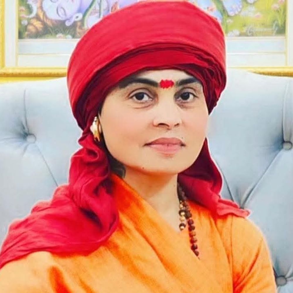 साध्वी देवा ठाकुर बोलीं- हांसी वाला बाबा फर्जी:  यूट्यूबरों को देता है कैश; इतनी शक्तियां है तो वीडियो बूस्ट क्यों करवा रहे – Hansi News