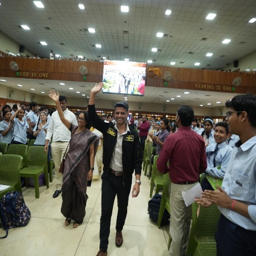 लखनऊ- CMS में स्पेस फेस्टिवल-2026 का आगाज:एस्ट्रोनॉट शुभांशु शुक्ला पहुंचे, स्टूडेंट्स से कर रहे संवाद