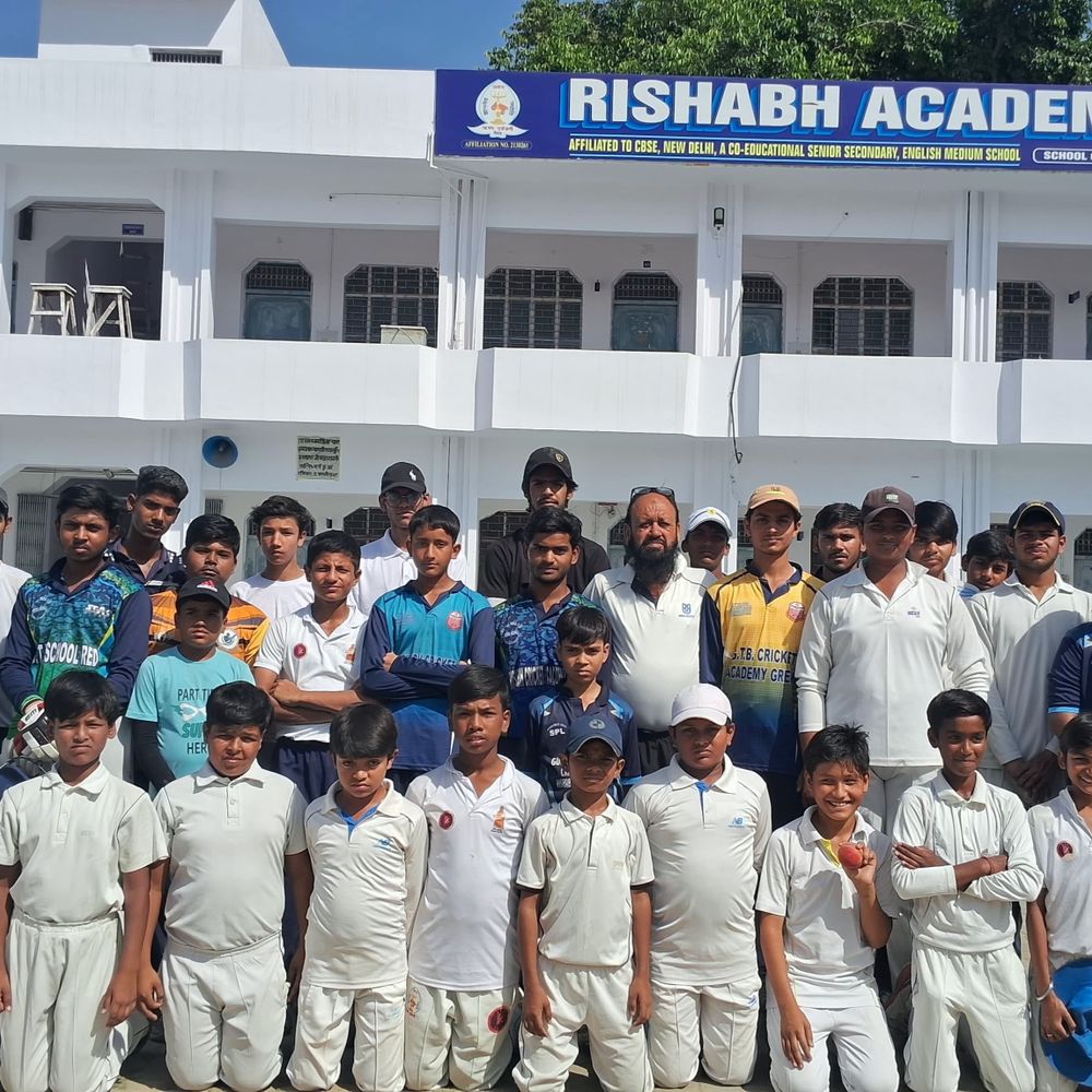 ऋषभ क्रिकेट एकेडमी ने सात विकेट से मैच जीता:एच एम क्रिकेट क्लब को हराया, कार्तिक ने लिए 4 विकेट