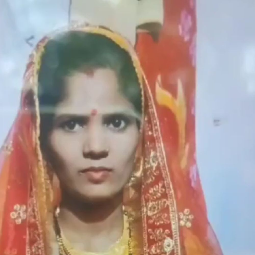 देवरिया में विवाहिता की संदिग्ध हालत में मौत:पति पर मारपीट कर शव रेलवे ट्रैक पर रखने का आरोप, दो बच्चों की मां थी