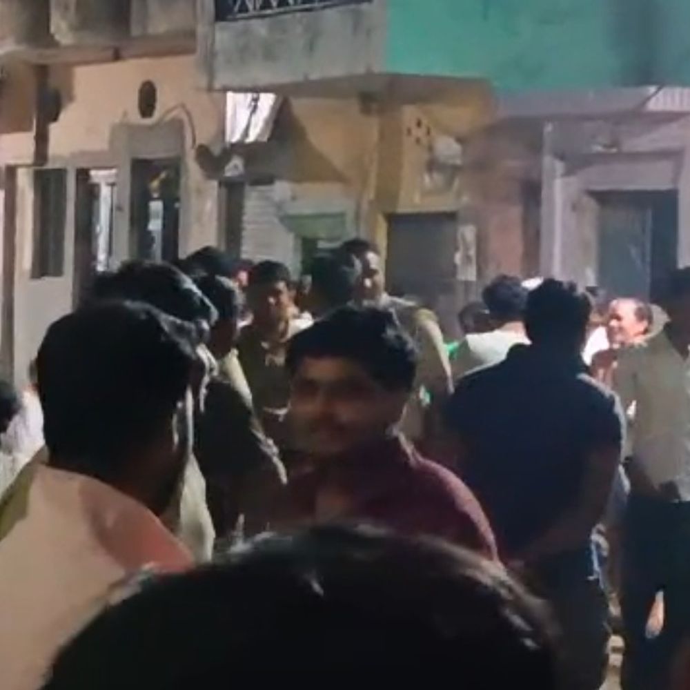 हापुड़ में 80 हजार के विवाद में युवक पर फायरिंग:4 साथियों के साथ पहुंचकर धमकाया, जांच जारी