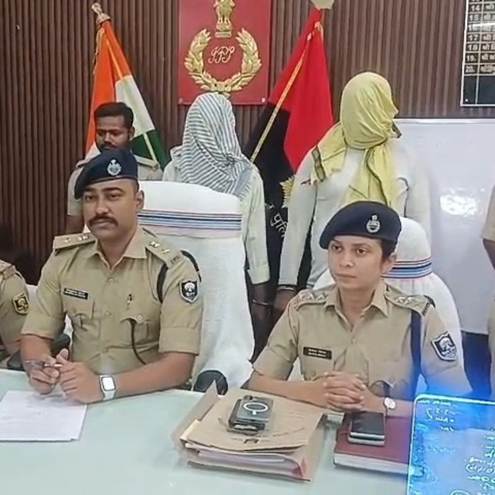 बोचहां में देह व्यापार के आरोप में 2 गिरफ्तार:किराए के मकान में धंधा चला रहे थे, आपत्तिजनक सामान और मोबाइल जब्त