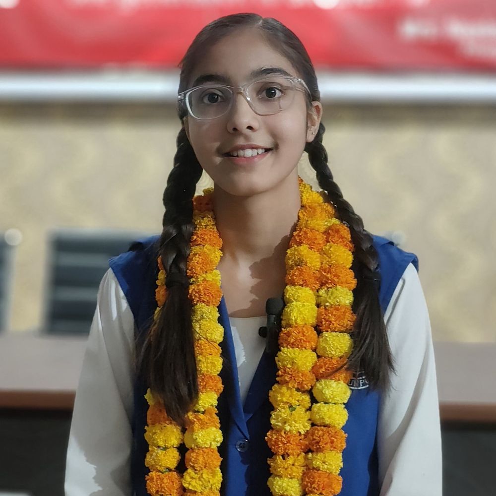 परी गुप्ता ने सीबीएसई 10वीं में टॉप किया:जौनपुर में एग्जाम में 98.2% अंक मिले, माता-पिता, शिक्षकों को दिया श्रेय