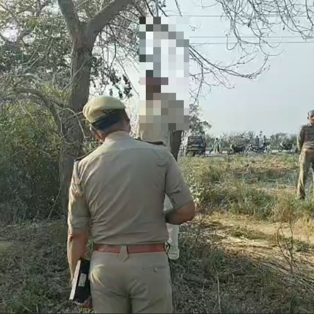 कैंसर से जूझ रहे बुजुर्ग ने की आत्महत्या:जालौन में हाईवे किनारे पेड़ से लटका मिला शव, मानसिक रूप से परेशान थे