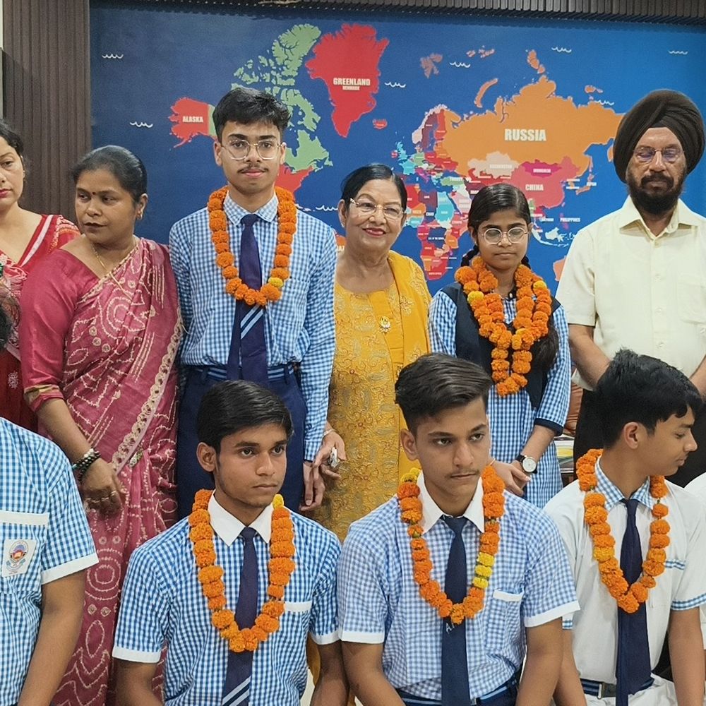 लखीमपुर में सीबीएसई हाईस्कूल परिणाम जारी:अपूर्वा विश्वकर्मा ने 98.2% अंक के साथ जिले में किया टॉप