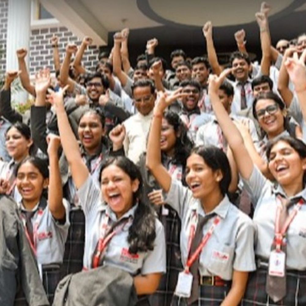 सीबीएसई 10th का रिजल्ट हुआ जारी:आगरा में 15000 विद्यार्थियों ने दी थी परीक्षा, आधिकारिक वेबसाइट और डिजिलॉकर एप पर देखें रिज़ल्ट