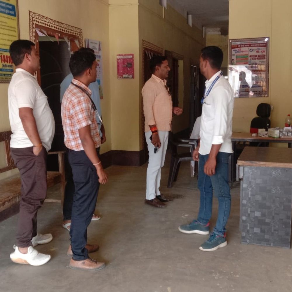 कटौना स्वास्थ्य केंद्र में मरीजों को नहीं मिल रही सेवा:  थर्मामीटर नहीं, स्टाफ गायब; 8 हजार आबादी का जर्जर भवन में इलाज, शौचालय में दरवाजा नहीं – Jamui News