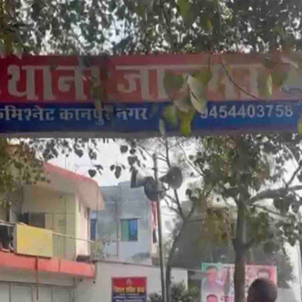 कानपुर में 2 करोड़ का गबन:अकाउंटेंट ने फर्जी बिल्टी बनाकर निकाले पैसे, पत्नी के नाम खरीदे गहने और प्लॉट