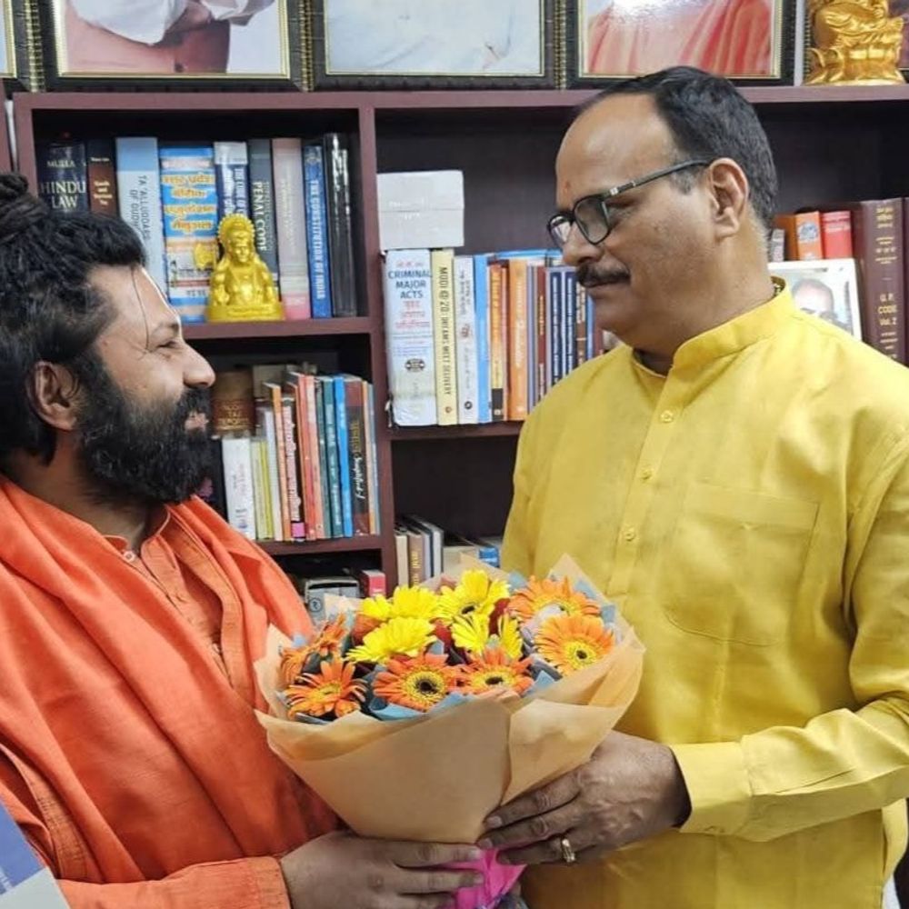 आशुतोष महाराज बोले- डिप्टी सीएम ब्रजेश पाठक पर FIR कराऊंगा:शंकराचार्य अवमुक्तेश्वरानंद का सपोर्ट करते हैं, ब्राह्मणों का बदला लूंगा