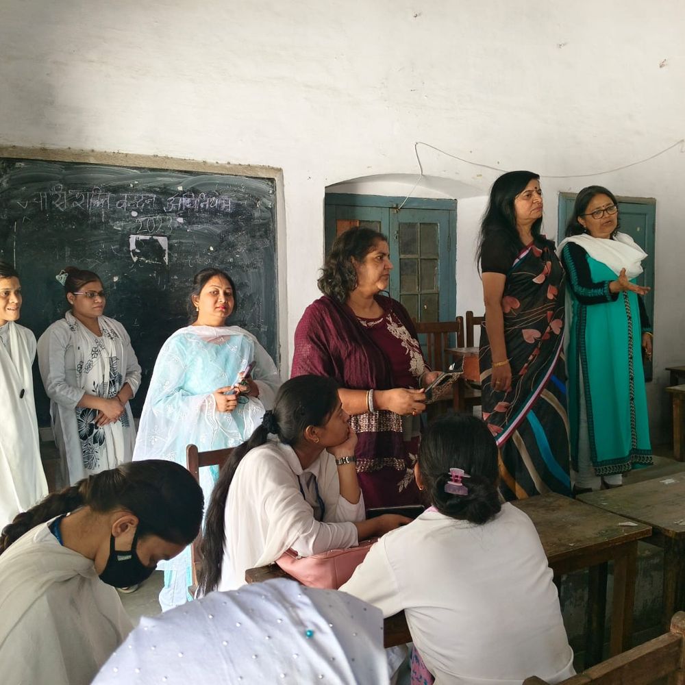 नारी शक्ति वंदन अधिनियम पर छात्राओं की खुली चर्चा:महिलाओं के अधिकार और सशक्तिकरण पर खुल कर रखे अपने विचार