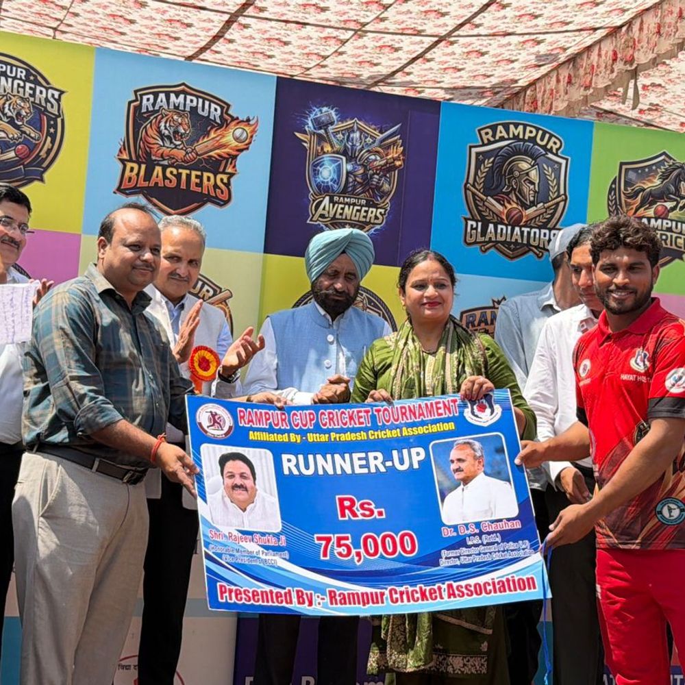 
                 रामपुर सुपर क्रिकेट लीग का समापन, ग्लेडियेटर्स ने जीता फाइनल:कृषि मंत्री औलख ने विजेता खिलाड़ियों को किया सम्मानित 
            