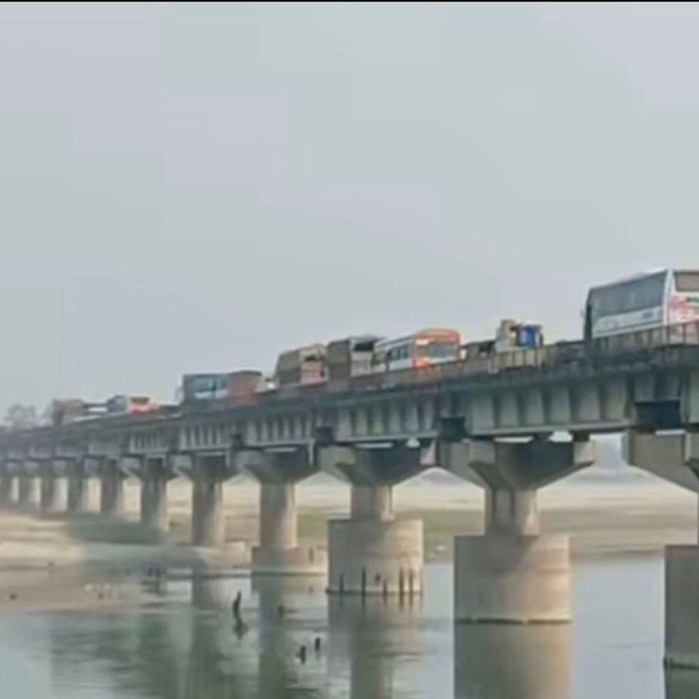 कल से बंद हो जाएगा गोंडा-लखनऊ घाघरा संजय सेतु पुल:पीपे के पुल पर शुरू हुआ छोटे वाहनों का आवागमन, रुट डायवर्जन किया गया