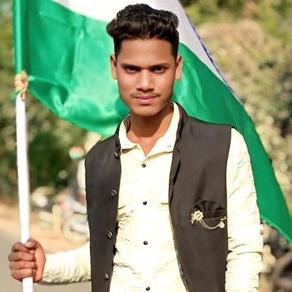 
                 उन्नाव में पिकअप की टक्कर से छात्र की मौत:परीक्षा देकर लौट रहा था, अस्पताल से रेफर के बाद रास्ते में तोड़ा दम 
            