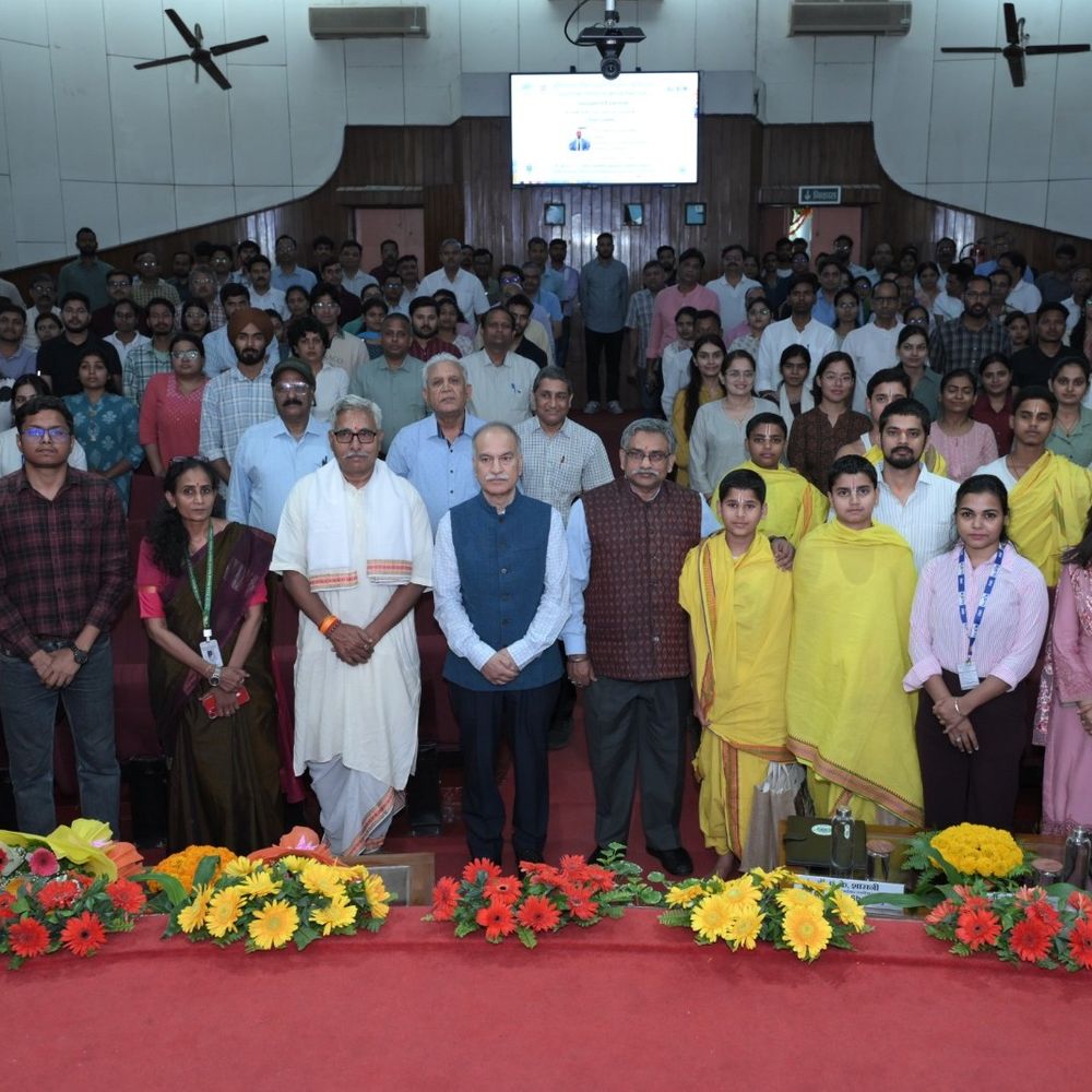 सीएसआईआर-एनबीआरआई में ग्रीष्मकालीन पादप विज्ञान महोत्सव शुरू:लखनऊ में दो दिवसीय आयोजन, शोधार्थी दिखा रहे प्रतिभा