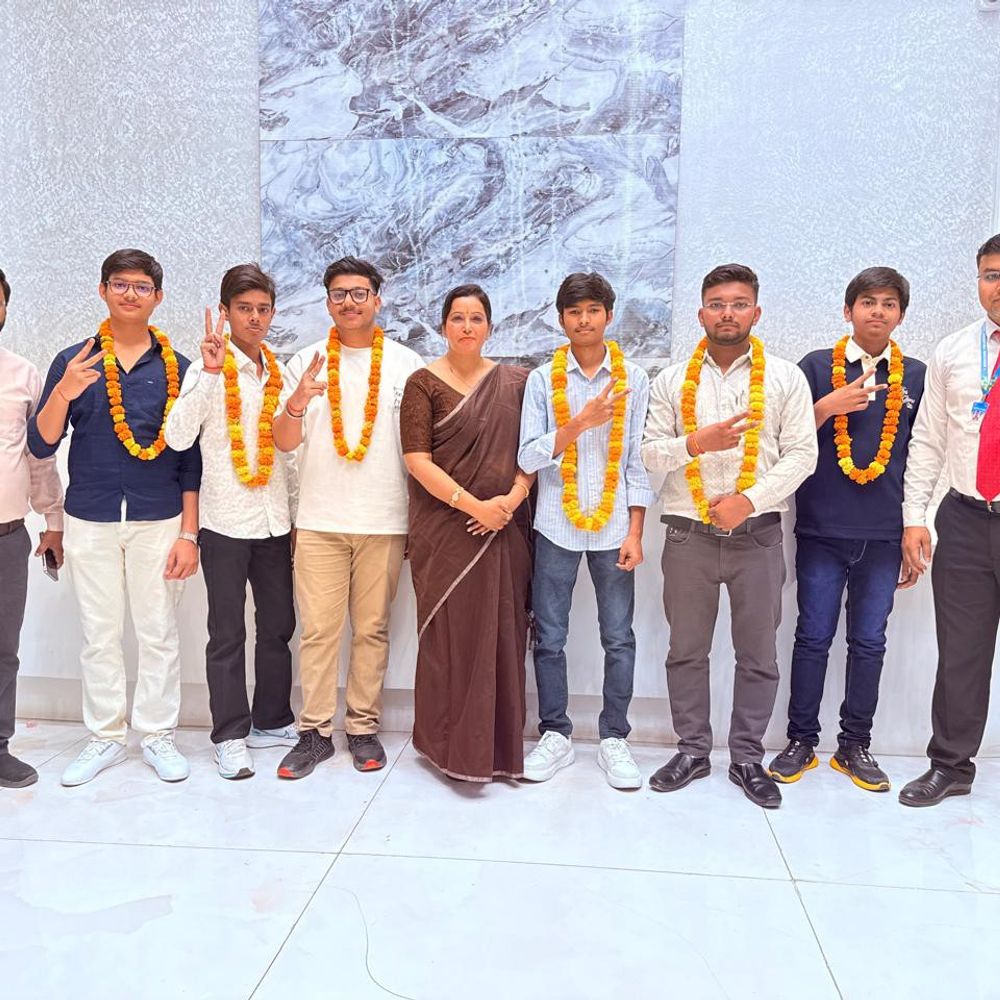 रचित तिवारी ने CBSE 10वीं में 97% अंक हासिल किए:कौशांबी के KPS स्कूल के यश्वी यादव ने 94.2% अंक हासिल की