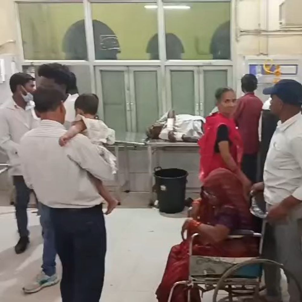 ऑटो-बाइक भिड़ंत में 7 घायल, महिलाएं-बच्चे शामिल:नशे में धुत बाइक सवारों ने मारी टक्कर, वाहन जब्त