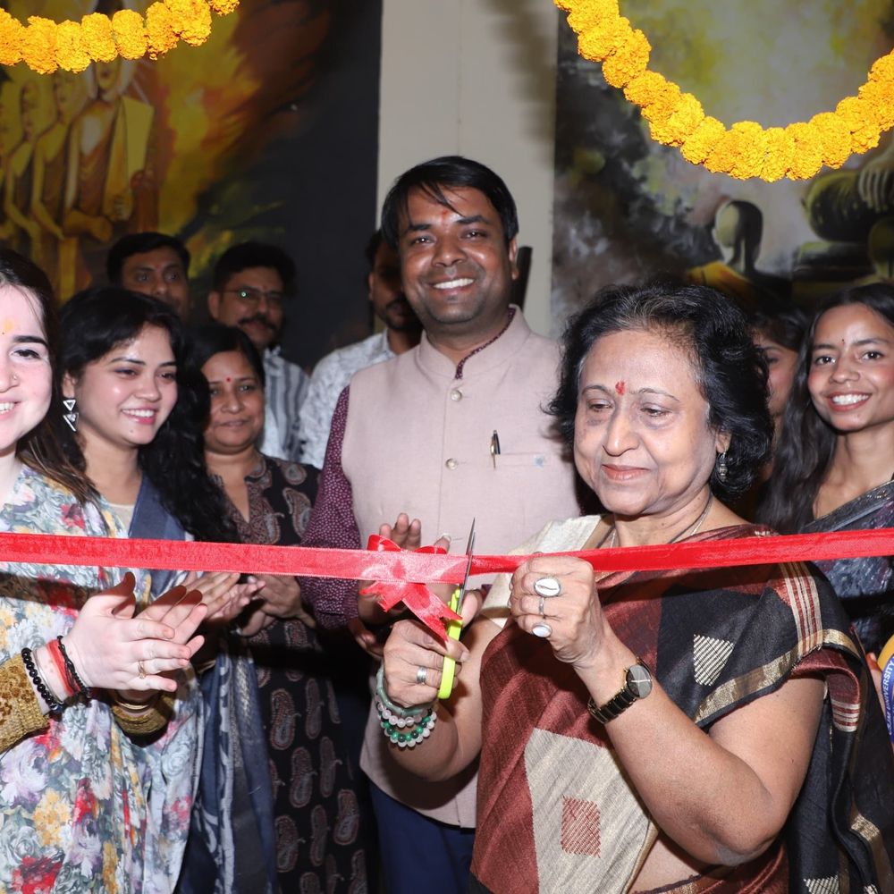 CSJMU में कला का अनूठा संगम:पौराणिक पात्रों को मिला मॉडर्न टच, 'मिथक ज्योमेट्री' प्रदर्शनी ने मोहा सबका मन