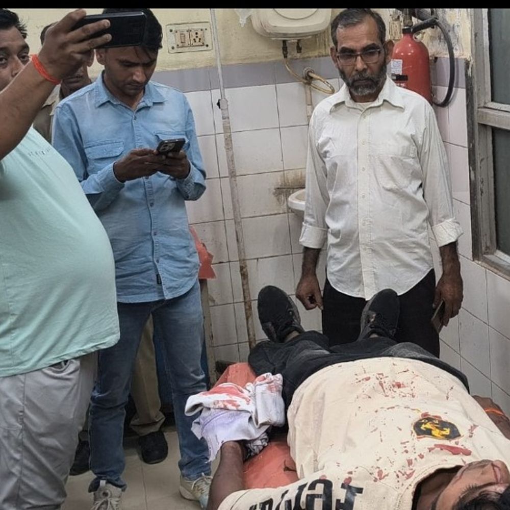 अंबेडकर जयंती शोभायात्रा में किशोर पर ईंट से हमला:सिर फूटा, पुलिस ने जांच शुरू की, दोषियों पर कार्रवाई का आश्वासन