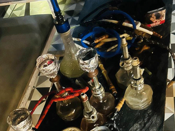 जयपुर में अवैध हुक्का बार पर 3 जगह छापे:  3 गिरफ्तार, 17 के चालान 14 हुक्के जब्त; तंबाकू फ्लेवर और हुक्का सामग्री बरामद – Jaipur News