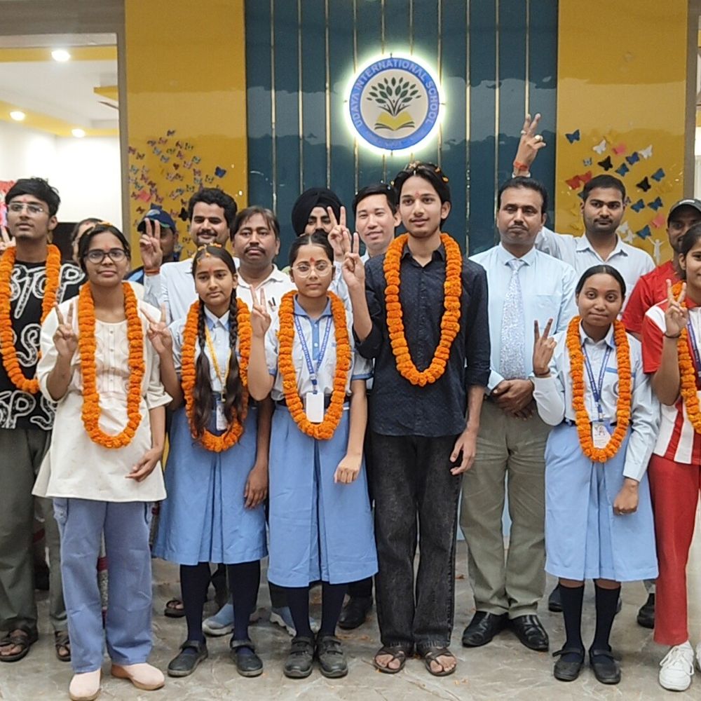 सीबीएसई 10वीं परिणाम घोषित, माहविश नूर ने किया टॉप:संतकबीरनगर के छात्रों ने 90% से अधिक अंक हासिल किए