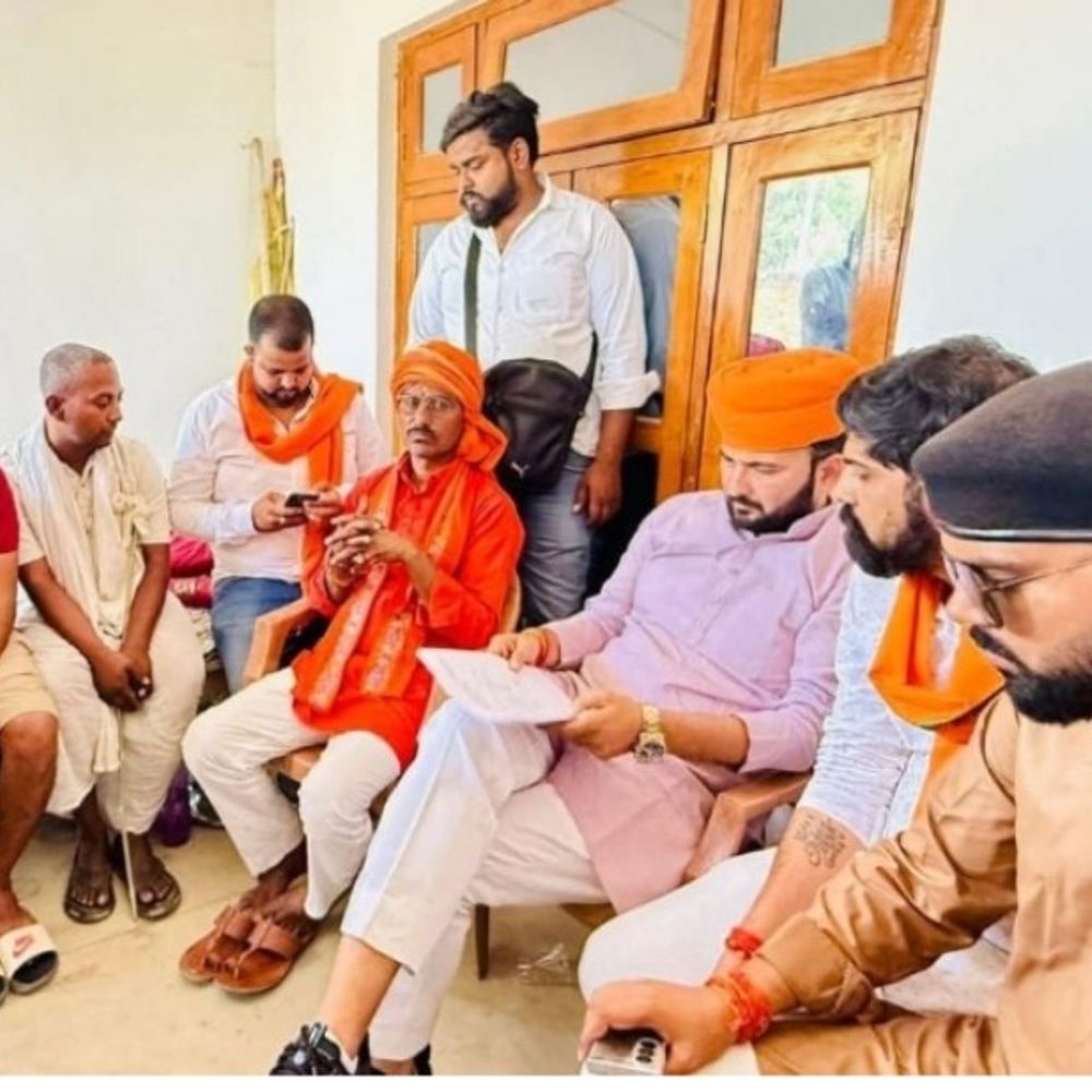 देवरिया में अधिवक्ता विजेंद्र सिंह की मौत का मामला:करणी सेना ने 24 घंटे का अल्टीमेटम दिया, आरोपियों की गिरफ्तारी की मांग