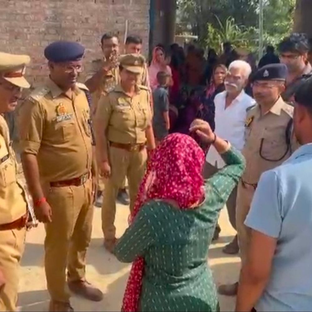 अमेठी में युवती की गला काटकर हत्या:फोन पर बात न करने पर की वारदात, आरोपी गिरफ्तार; पूछताछ जारी