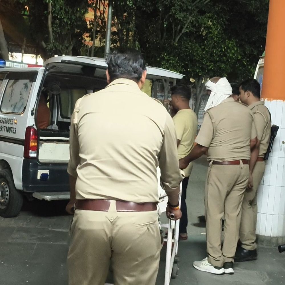 अमरोहा में स्कूटी दुर्घटना में एक युवक की मौत:दो घायल, पुलिस ने शव पोस्टमार्टम के लिए भेजा