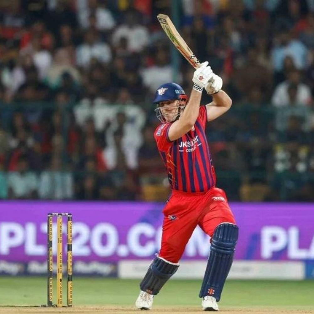 IPL में बेंगलुरु Vs लखनऊ; LSG का पहला विकेट गिरा:मार्करम 12 रन बनाकर आउट, मार्श का छक्का स्टेडियम की छत पर गया; LSG- 32/1