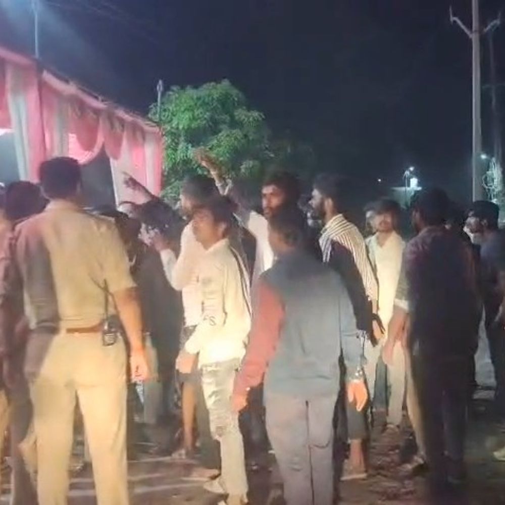 रतलाम में बारात विवाद में हुई चाकूबाजी और पत्थरबाजी:गौ रक्षा प्रमुख सहित 2 लोग घायल, पुलिस ने संभाला मोर्चा