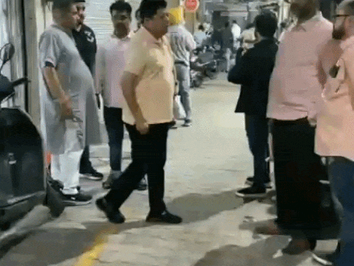 जालंधर की दिलकुशा मार्केट में खूनी झड़प:  तेजधार हथियारों से हमला, पुलिस में शिकायत के आधार पर जांच शुरु – Jalandhar News