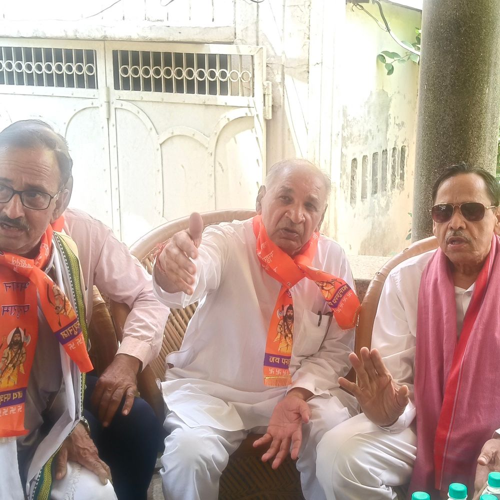 ब्राह्मण एकता सभा ने सपा नेता सिद्दीकी से मुलाकात की:शिकारपुर सीट से ब्राह्मण उम्मीदवार को टिकट देने की मांग