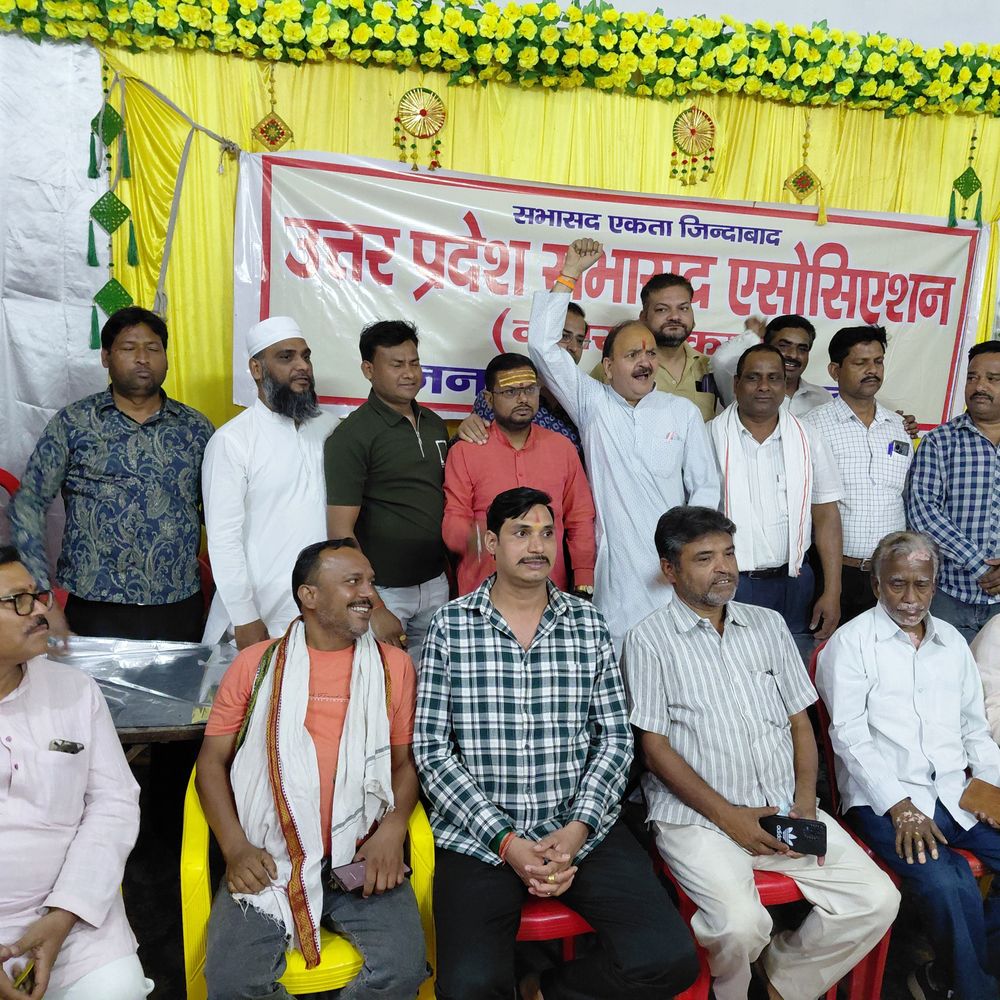 दरोगा के निलंबन की मांग पर अड़े सभासद:सभासद पति से मारपीट मामले में एसपी ने किया था लाइन हाजिर