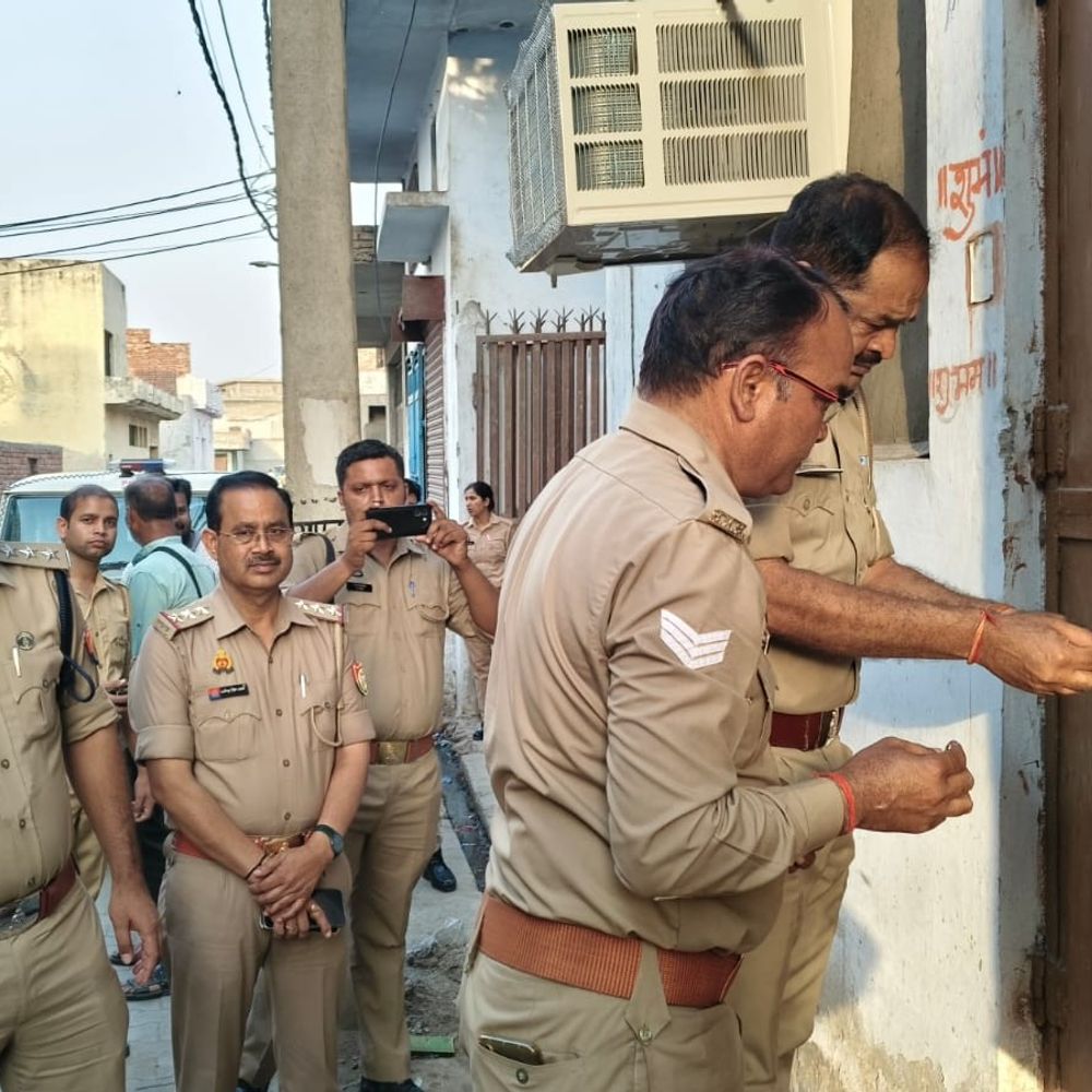 प्रॉपर्टी डीलर हत्याकांड के मुख्य आरोपियों की फैक्ट्री सीज:दोनों मुख्य आरोपी पुलिस की पकड़ से दूर, 10 की हो चुकी गिरफ्तारी