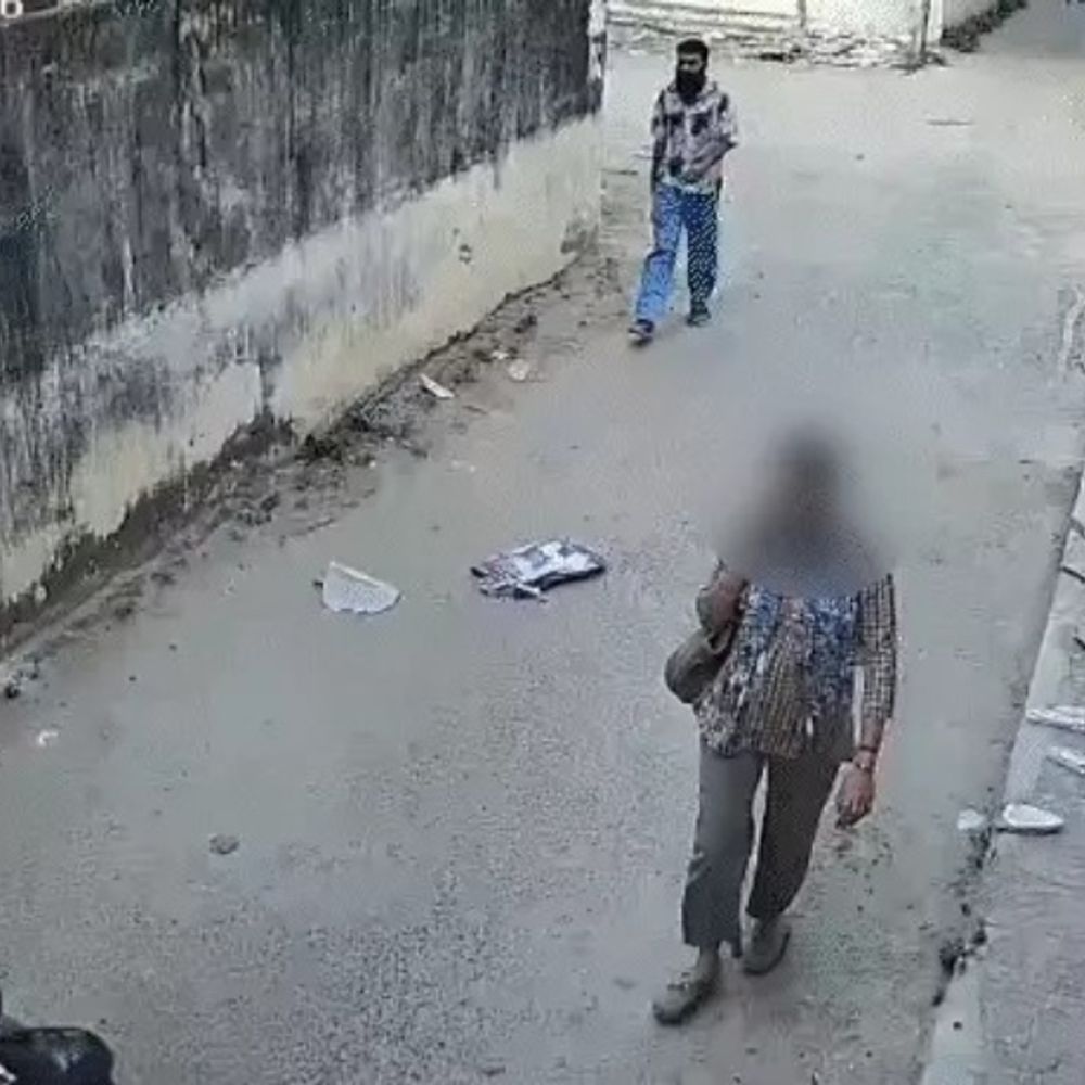 जयपुर में अश्लील हरकत करने वाले का मुरैना में सरेंडर:  दाढ़ी कटवाकर पहुंचा कोर्ट, लूट के मामले में दी गिरफ्तार, हाथ मलती रह गई राजस्थान पुलिस – Gwalior News