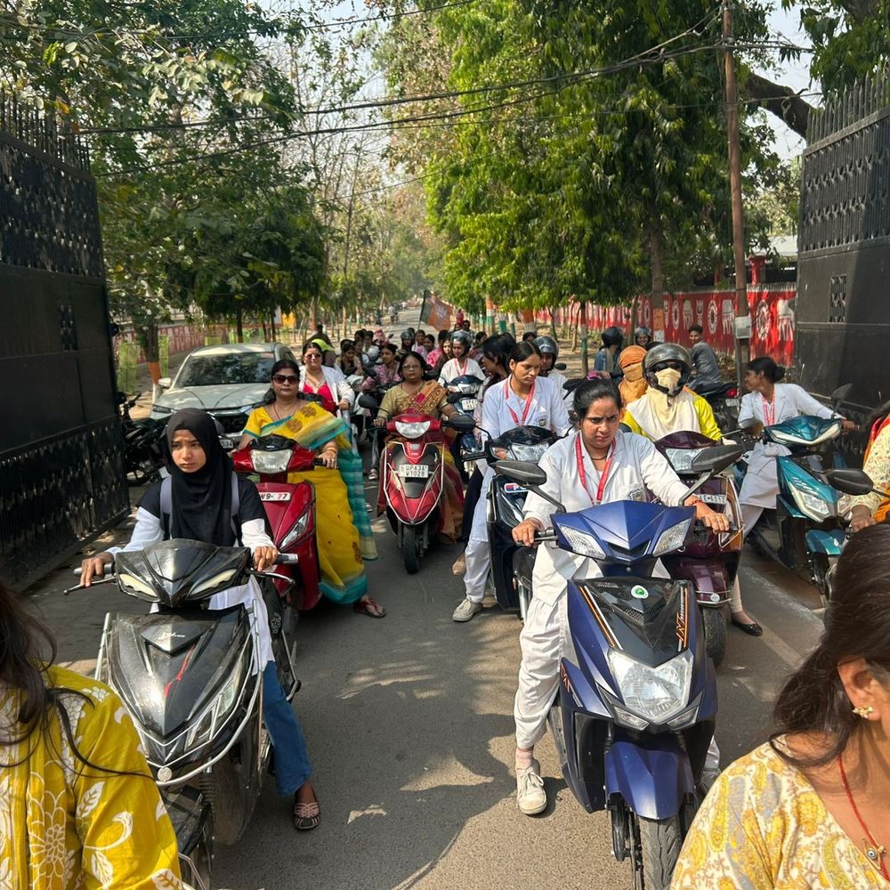 गोंडा में भाजपा महिला मोर्चा ने निकाली स्कूटी रैली:33 प्रतिशत आरक्षण पर नारी शक्ति वंदन अधिनियम के लिए जताया आभार