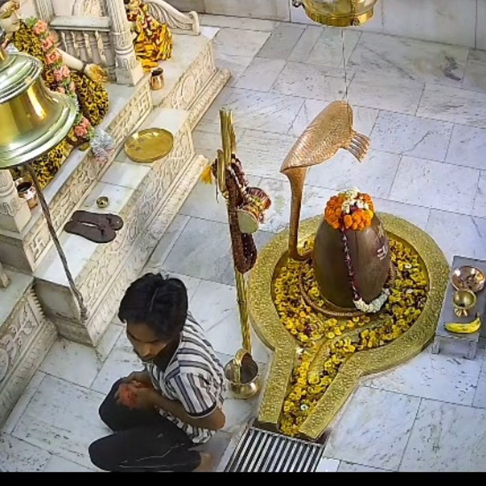 मुरादाबाद के मंदिर में युवक ने किया चोरी का प्रयास:आरोपी गिरफ्तार, सीसीटीवी फुटेज से पहचान