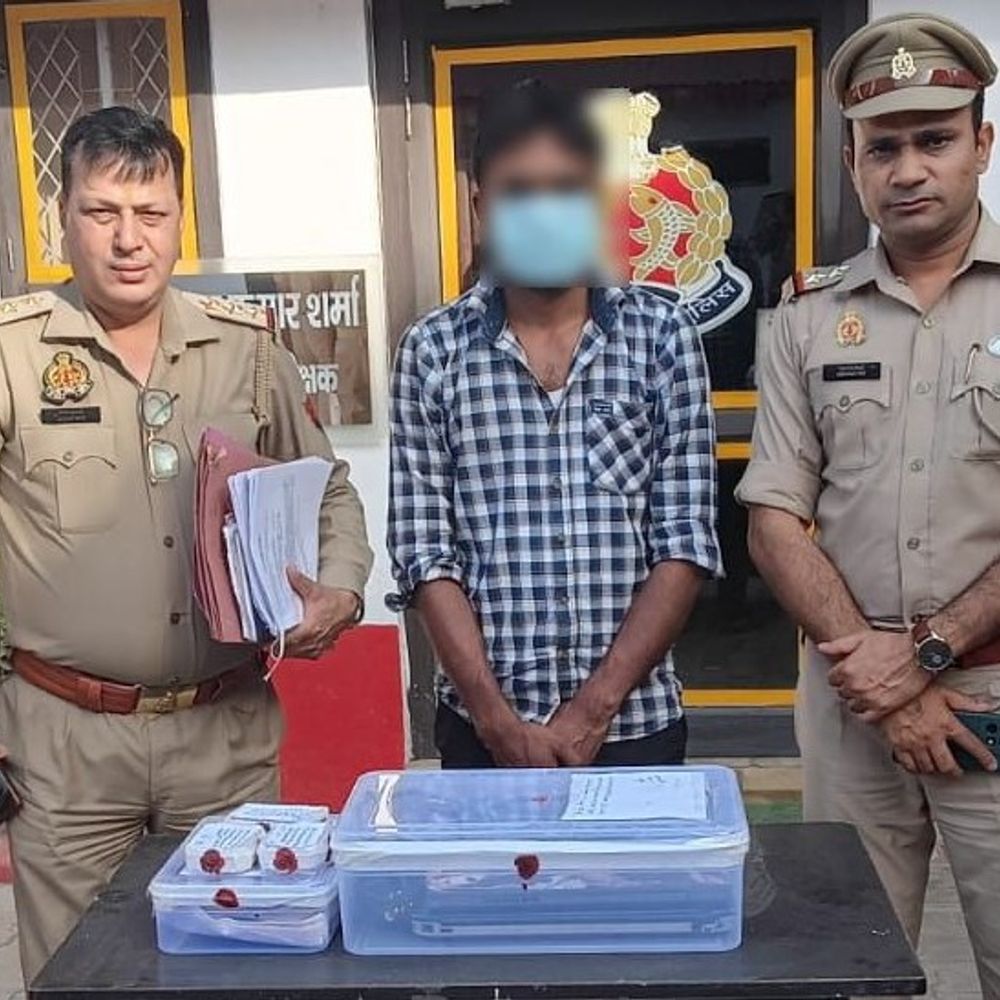 रामपुर में करोड़ों की जीएसटी चोरी का मास्टरमाइंड गिरफ्तार:फर्जी कंपनियों का नेटवर्क उजागर, लैपटॉप-सिम बरामद; जेल भेजा