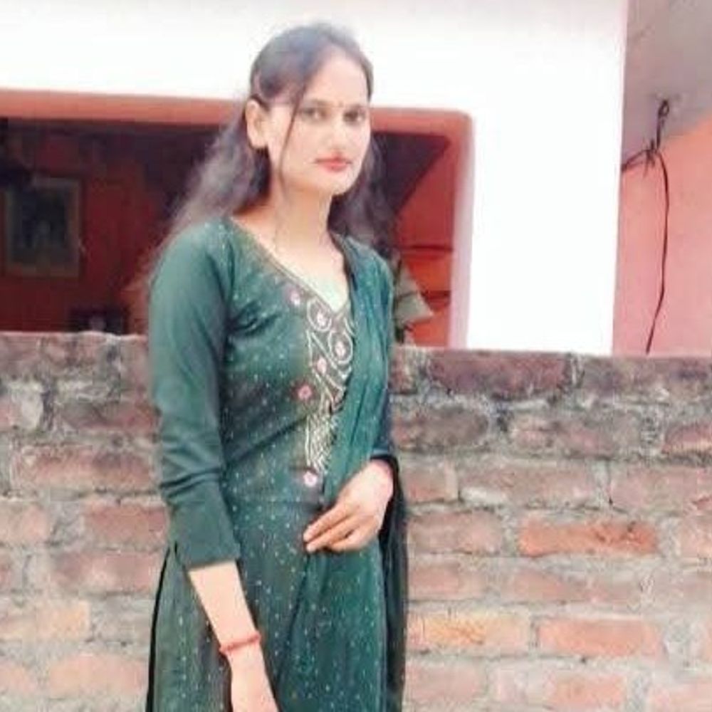 
                 युवती की गला काटकर हत्या, दुष्कर्म की पुष्टि नहीं:अमेठी में शव मिलने के बाद आरोपी गिरफ्तार, पुलिस जांच जारी 
            