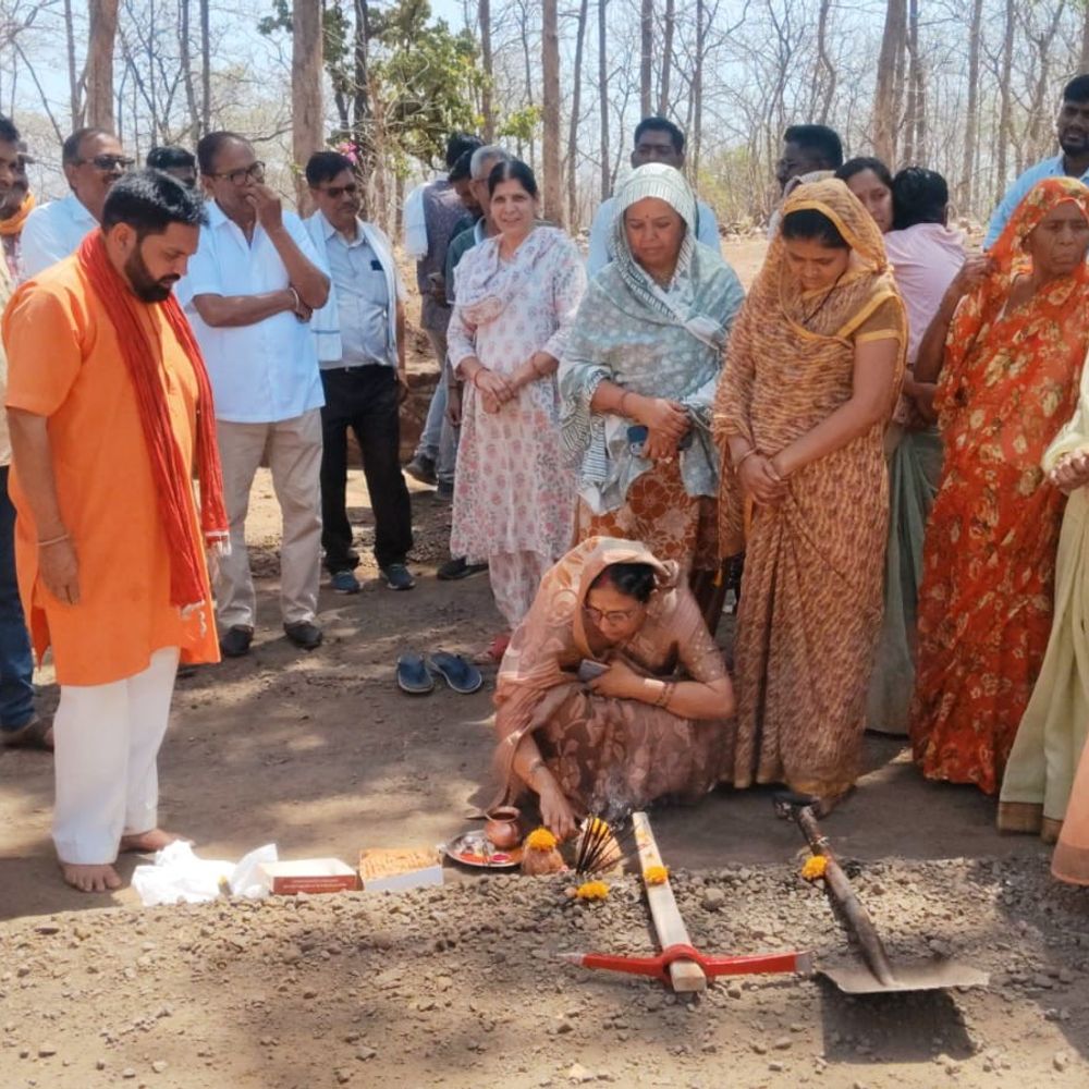 धरना के बाद नेपानगर में शुरू हुए विकास कार्य:  45 लाख की सड़क और मंडप योजना का भूमिपूजन, महिला पार्षदों के आंदोलन का दिखा असर – Burhanpur (MP) News
