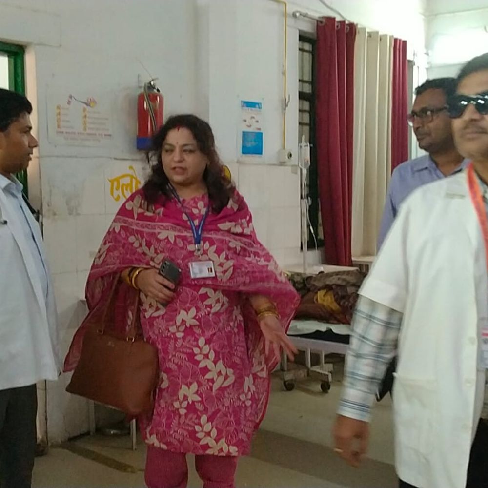 उपनिदेशक ने बलरामपुर के अस्पतालों का किया निरीक्षण:संसाधनों और रिकॉर्ड सिस्टम की गहन पड़ताल