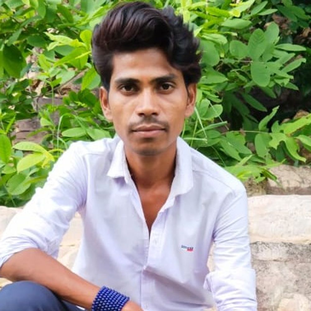 निर्माणाधीन मकान में करंट लगने से युवक की मौत:कोरबा में सरिया बिछाते समय 11 केवी बिजली लाइन की चपेट में आया, छत से गिरा