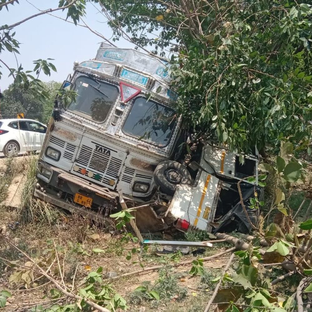 अमेठी में ट्रक-पिकअप की टक्कर, साइकिल सवार की मौत:हादसे में चार घायल, दो जिला अस्पताल रेफर