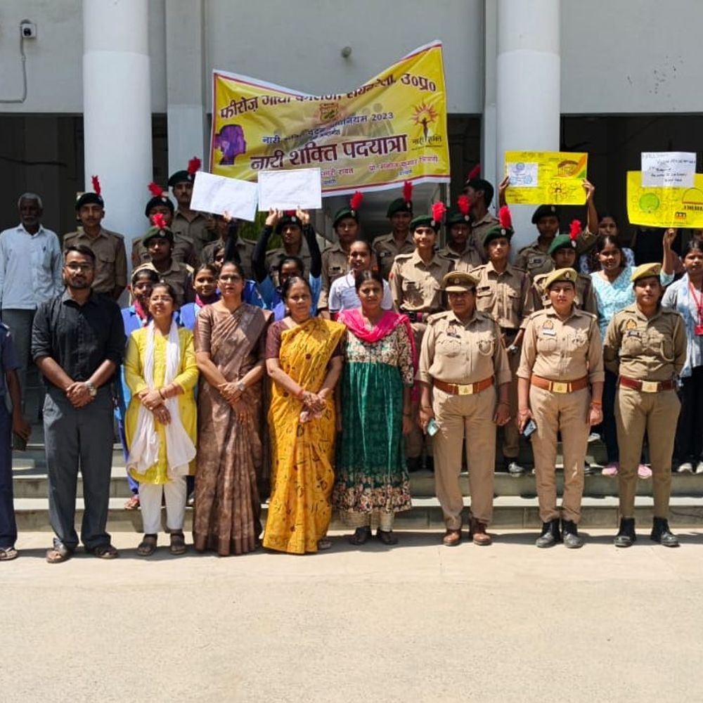 फिरोज गांधी कॉलेज में नारी शक्ति पदयात्रा शुरू:नारी शक्ति वंदन अधिनियम 2023 के तहत शिक्षिकाओं-छात्राओं ने लिया हिस्सा