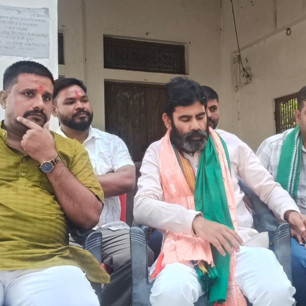 एटा में पूर्व मंत्री के बयान से किसानों में आक्रोश:भारतीय किसान यूनियन (भानु) ने गढ़मुक्तेश्वर कूच की योजना बनाई