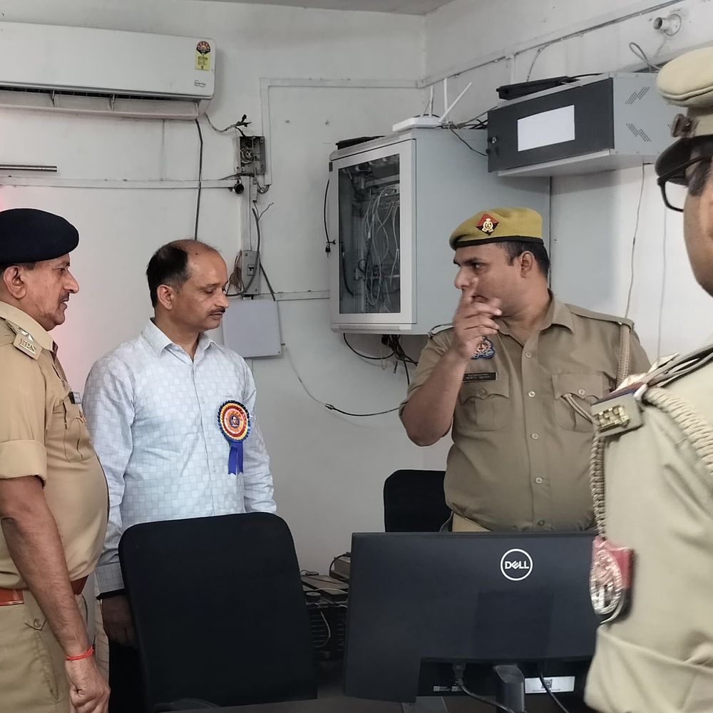 कन्नौज में काऊ मिल्क प्लांट का संचालन करेगी मदर डेयरी:30 अप्रैल तक होगी टेस्टिंग, DM-SP ने किया निरीक्षण