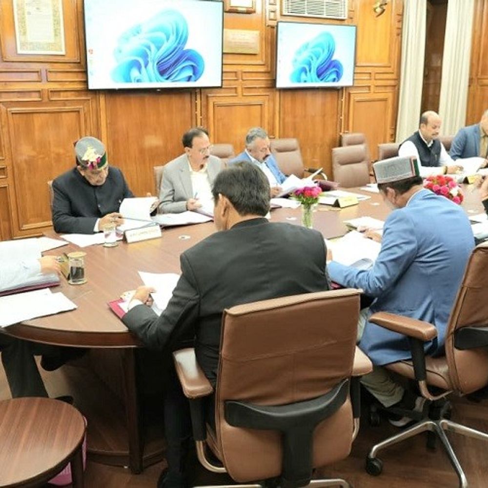 हिमाचल में पंचायत-निकाय चुनाव से पहले आज कैबिनेट मीटिंग:  विभिन्न विभागों में भर्तियों को मिलेगी मंजूरी, कम स्टूडेंट एनरोलमेंट वाले स्कूल-कॉलेज मर्ज करने पर फैसला – Shimla News